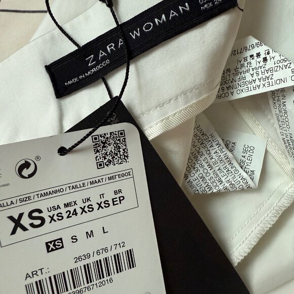 White pleated skirt - Picture 8 of 9